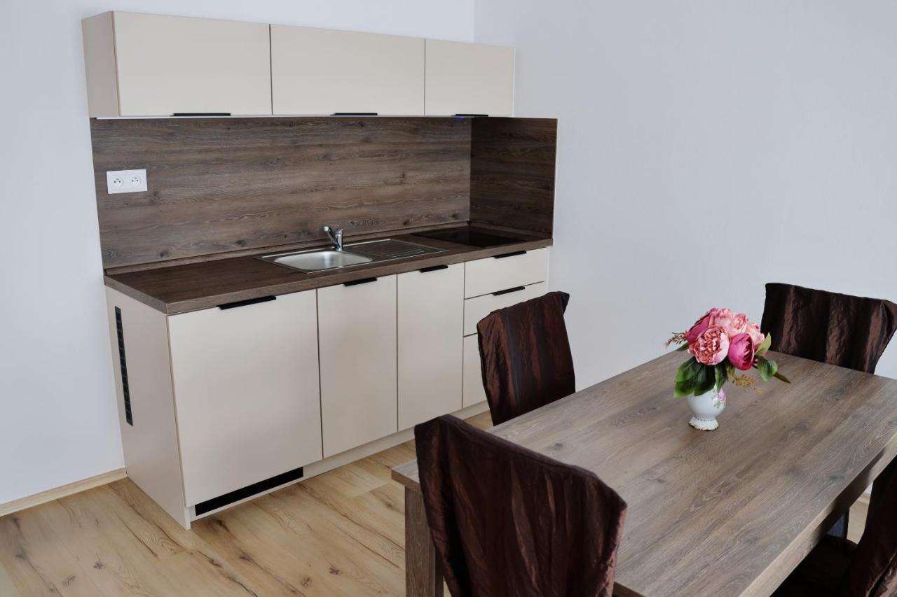 Zafir Hotell Dunajská Streda Exteriör bild
