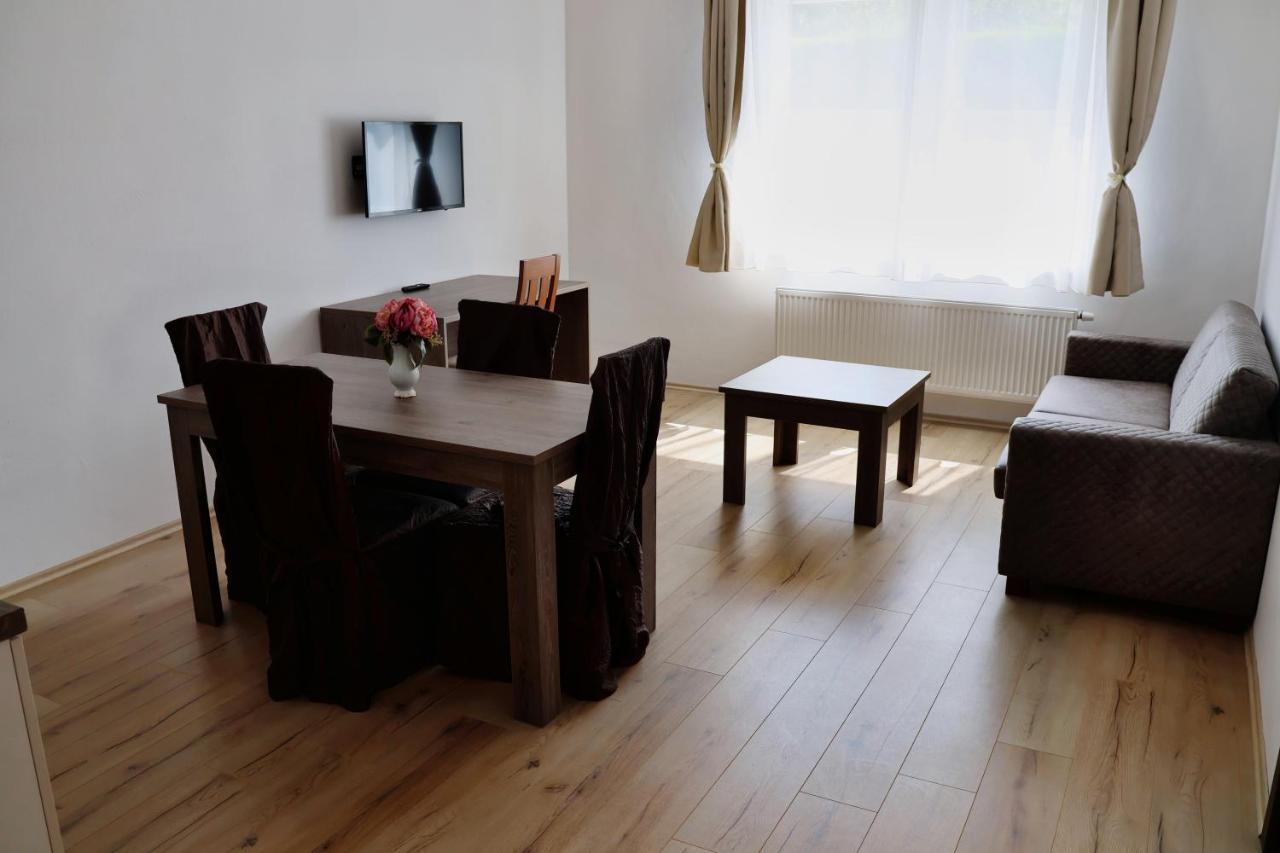 Zafir Hotell Dunajská Streda Exteriör bild