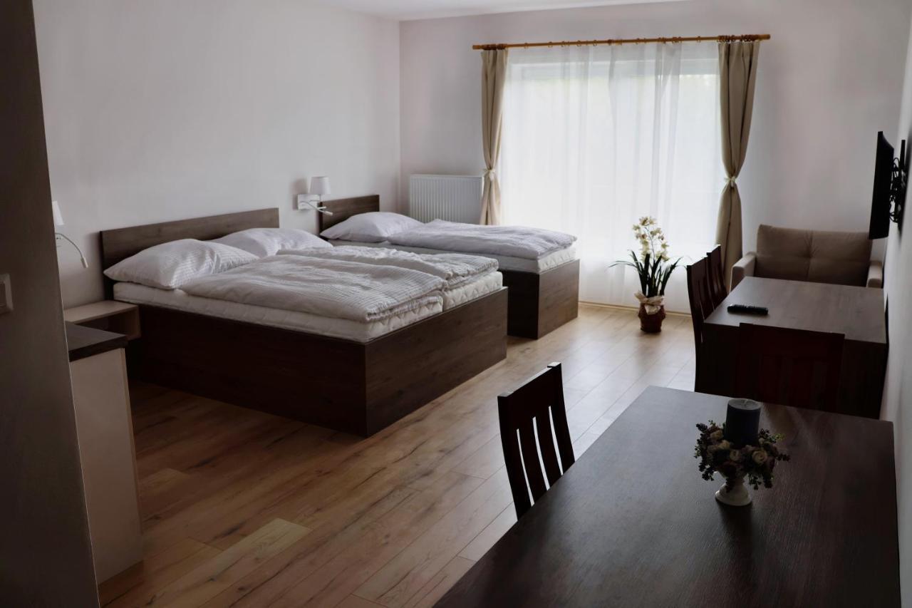 Zafir Hotell Dunajská Streda Exteriör bild
