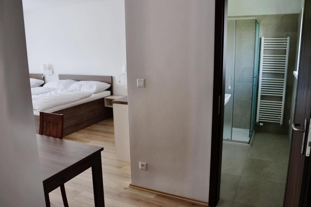 Zafir Hotell Dunajská Streda Exteriör bild