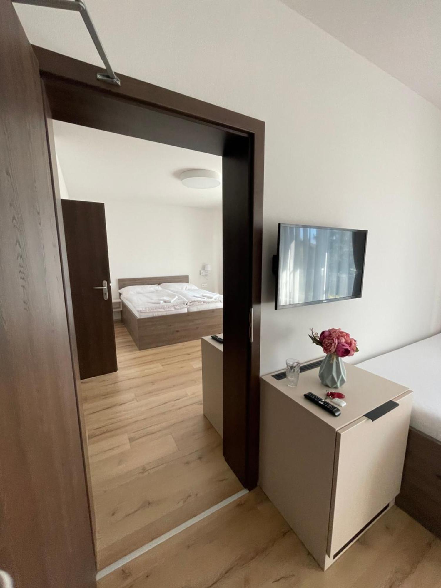Zafir Hotell Dunajská Streda Exteriör bild