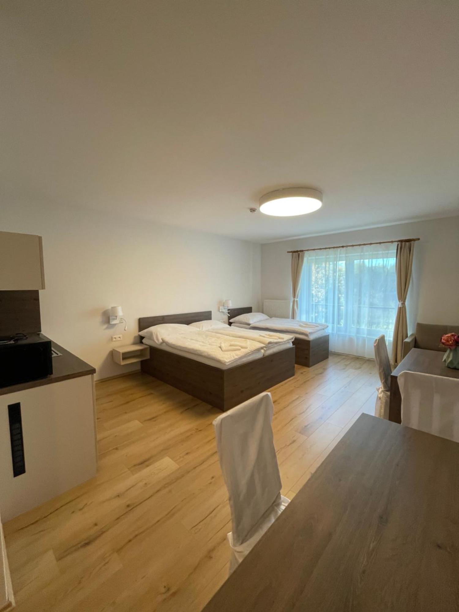 Zafir Hotell Dunajská Streda Exteriör bild