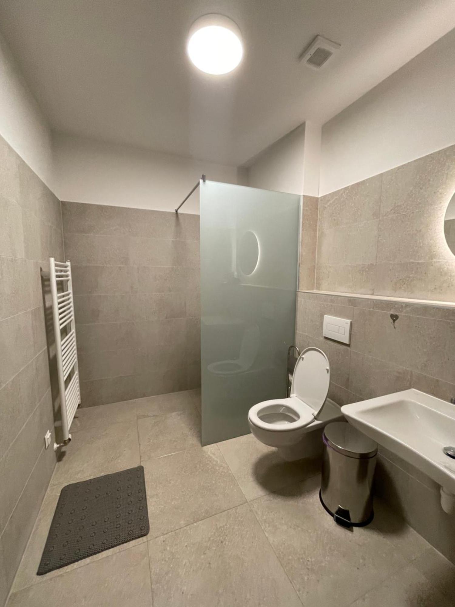 Zafir Hotell Dunajská Streda Exteriör bild