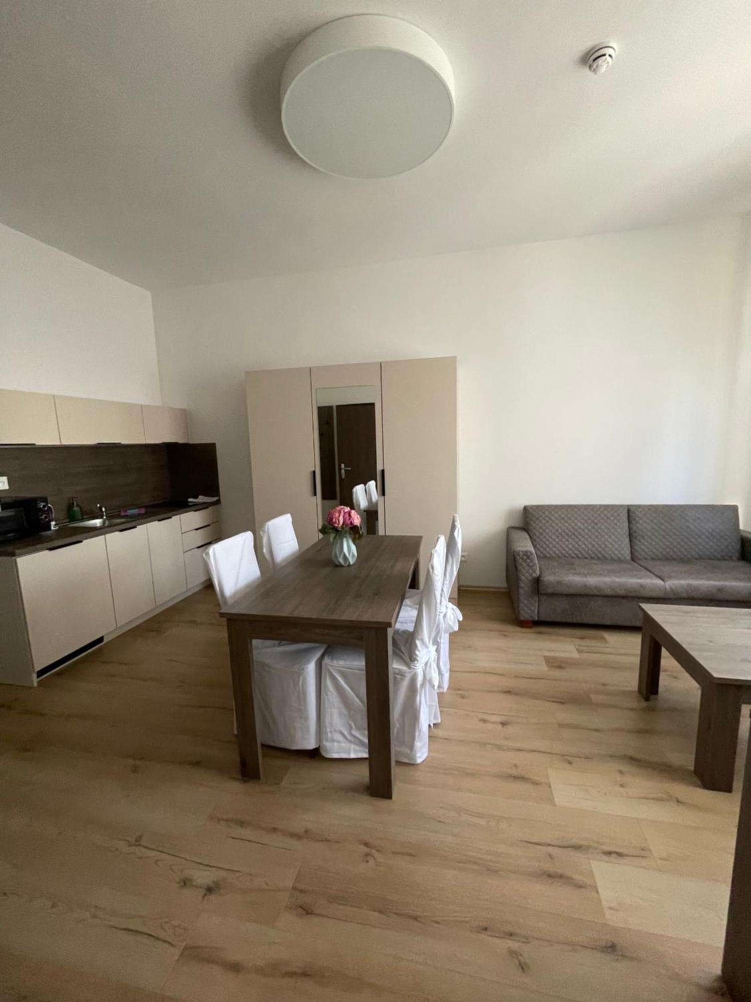 Zafir Hotell Dunajská Streda Exteriör bild