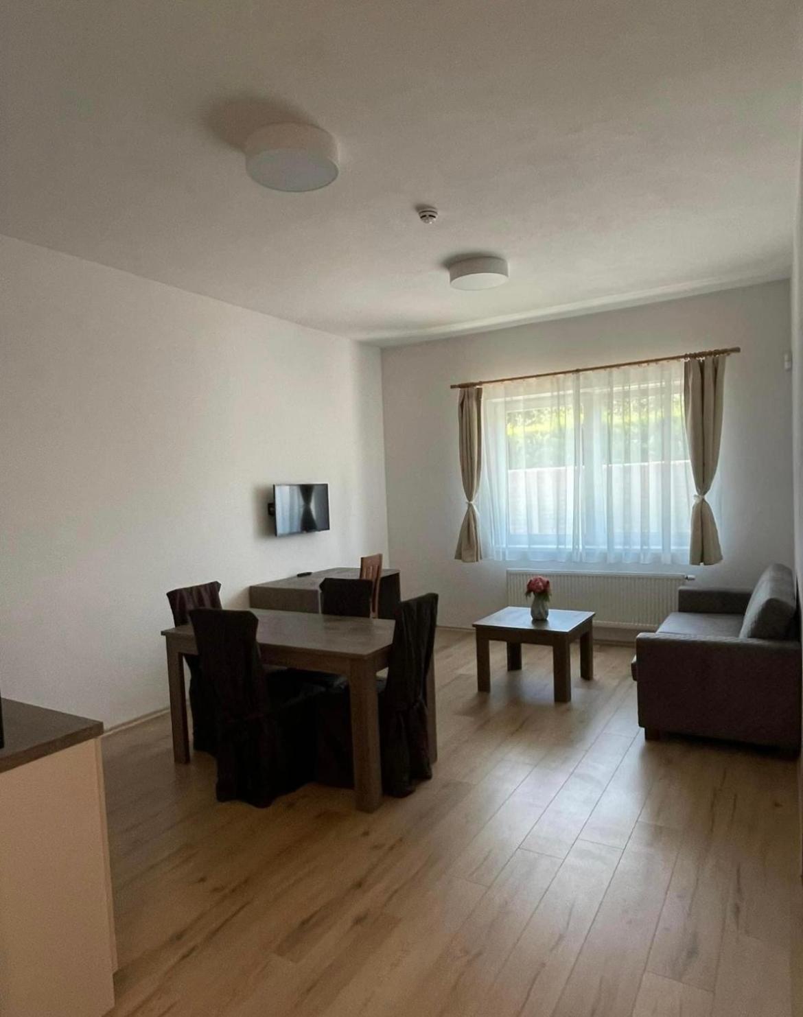 Zafir Hotell Dunajská Streda Exteriör bild